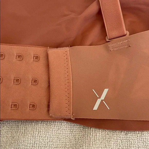 Knix evolution bra NWTSize 4​ - Picture 3 of 7
